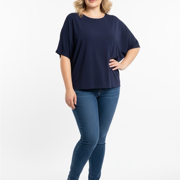 Izuria Tops - Elegant Navy Women's Short Sleeve Tee